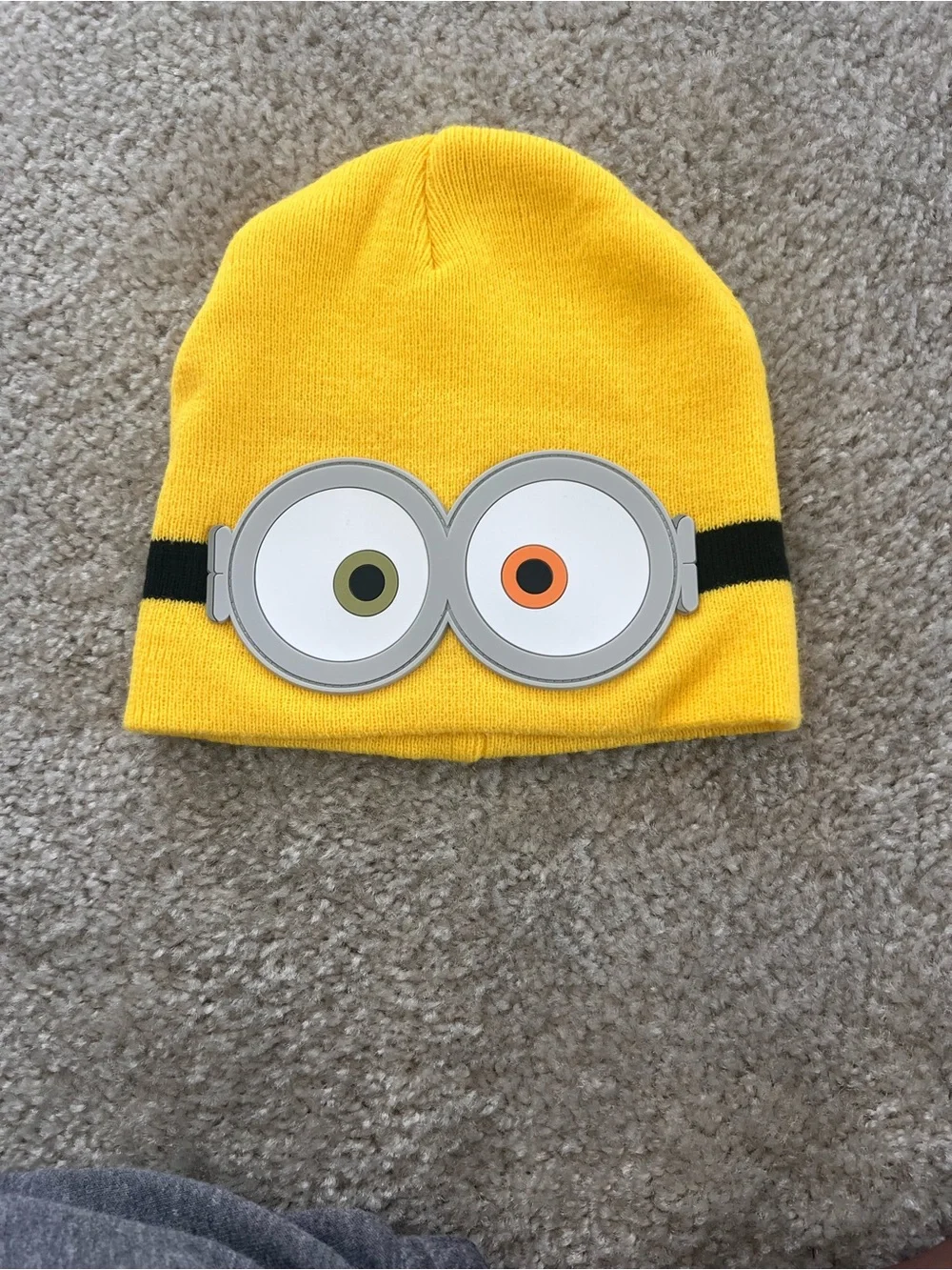 Minions Bob Beanie Yellow 3D Goggles Two-Tone Eyes Knit Hat OS